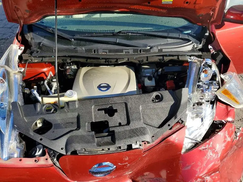 2015 NISSAN LEAF SV  