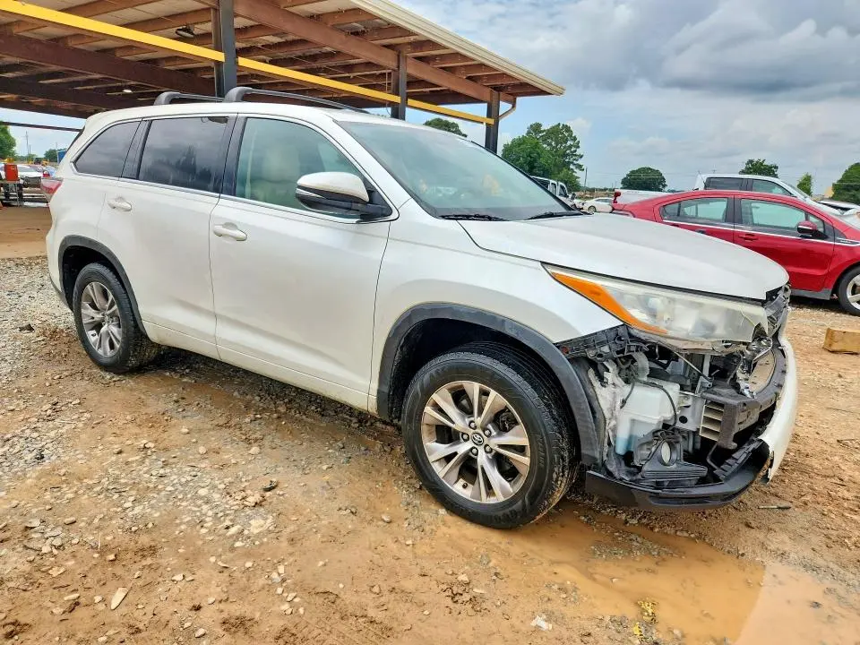 2016 TOYOTA HIGHLANDER LE PLUS  