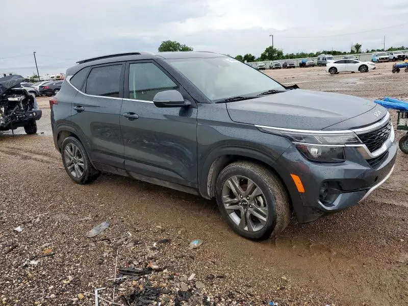 2023 KIA SELTOS S  