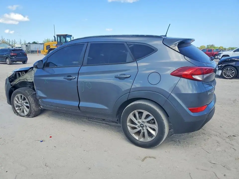 2017 HYUNDAI TUCSON SE  