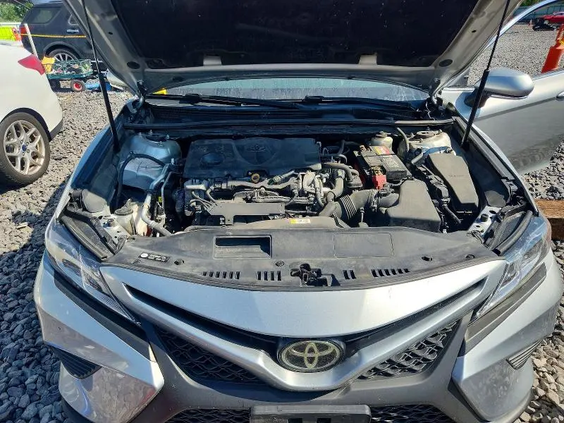 2018 TOYOTA CAMRY SE  