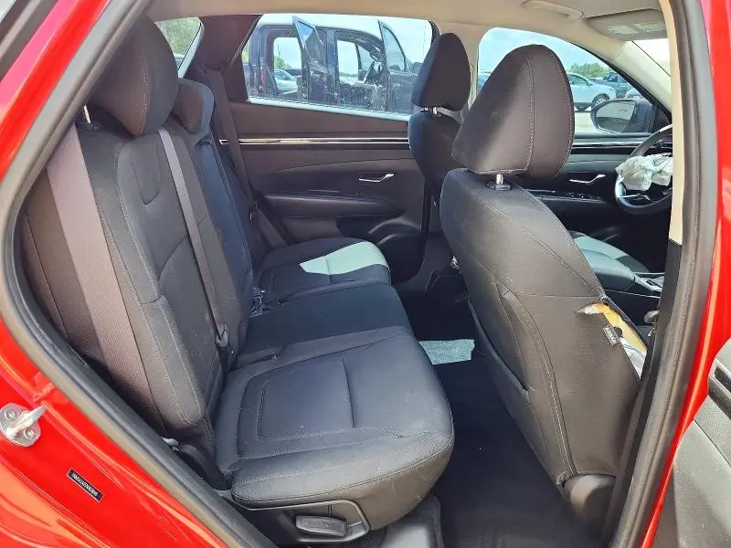 2022 HYUNDAI TUCSON SE  