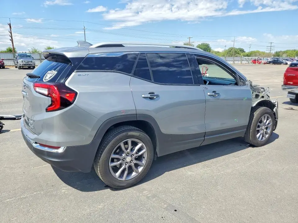 2024 GMC TERRAIN SLT  