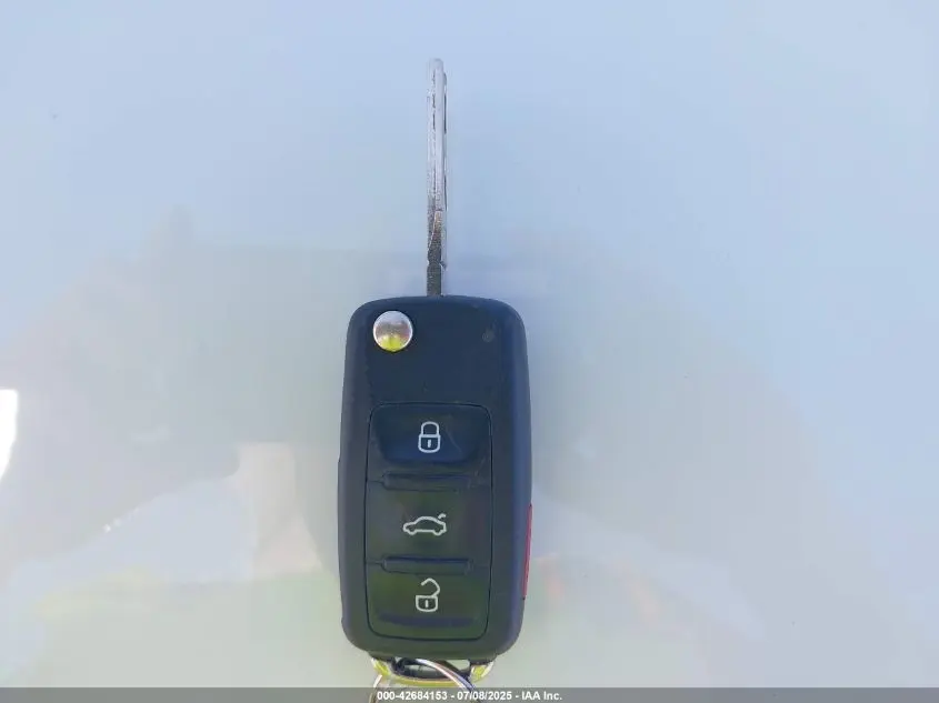 2014 VOLKSWAGEN BEETLE 2.0L TDI