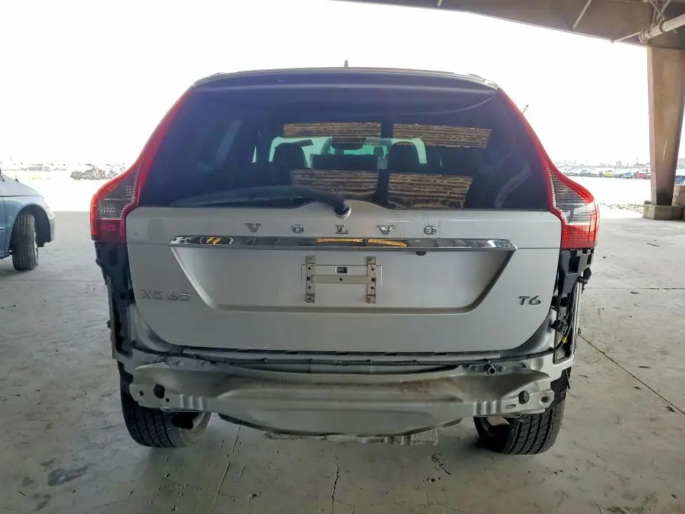 2016 VOLVO XC60 T6 PLATINUM  
