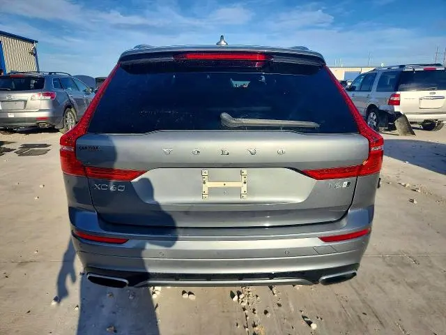 2018 VOLVO XC60 T6 R-DESIGN  