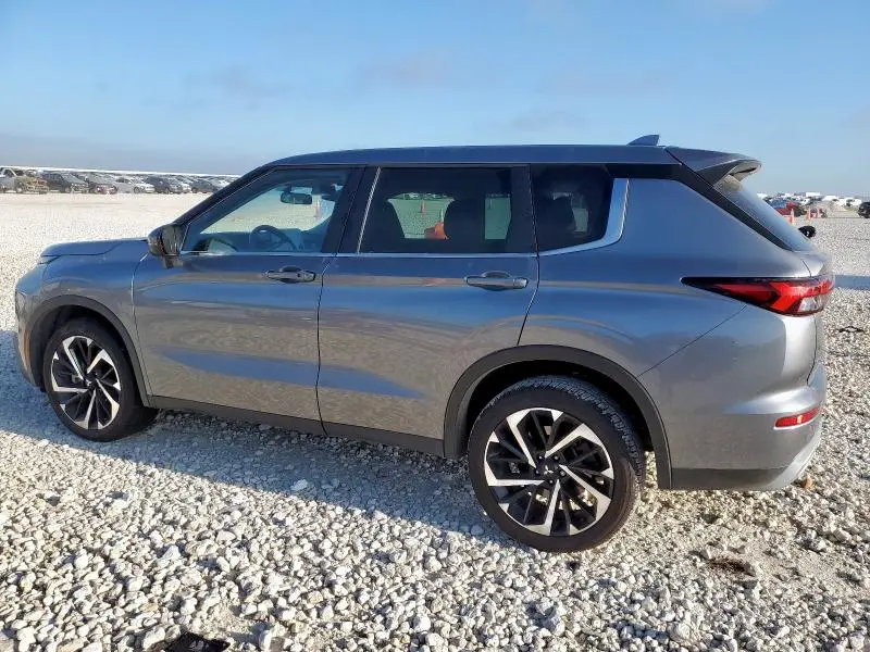 2022 MITSUBISHI OUTLANDER SE  