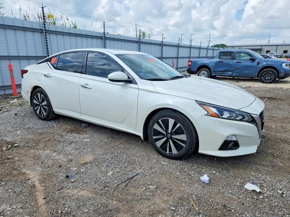 2019 NISSAN ALTIMA SV  