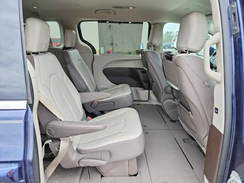 2017 CHRYSLER PACIFICA TOURING L PLUS  
