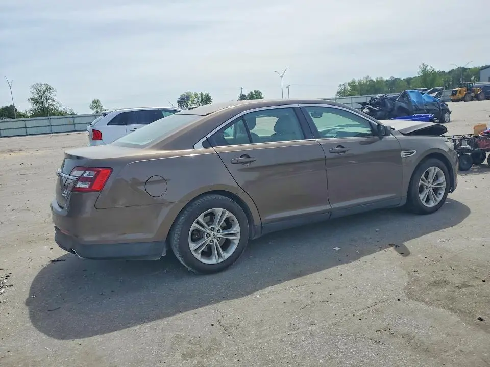 2015 FORD TAURUS SEL  