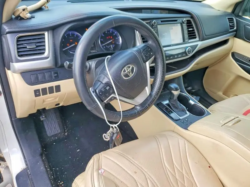 2014 TOYOTA HIGHLANDER XLE  