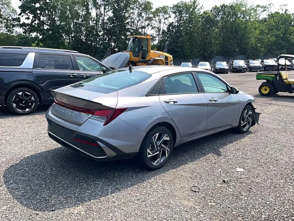 2025 HYUNDAI ELANTRA SEL SPORT  