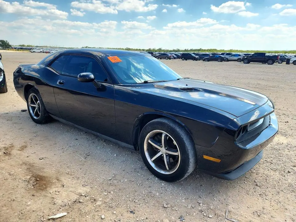 2010 DODGE CHALLENGER SE  