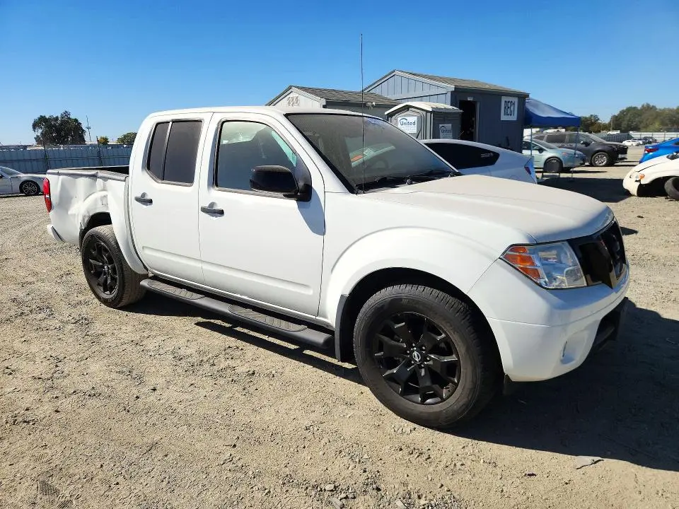 2021 NISSAN FRONTIER SV  
