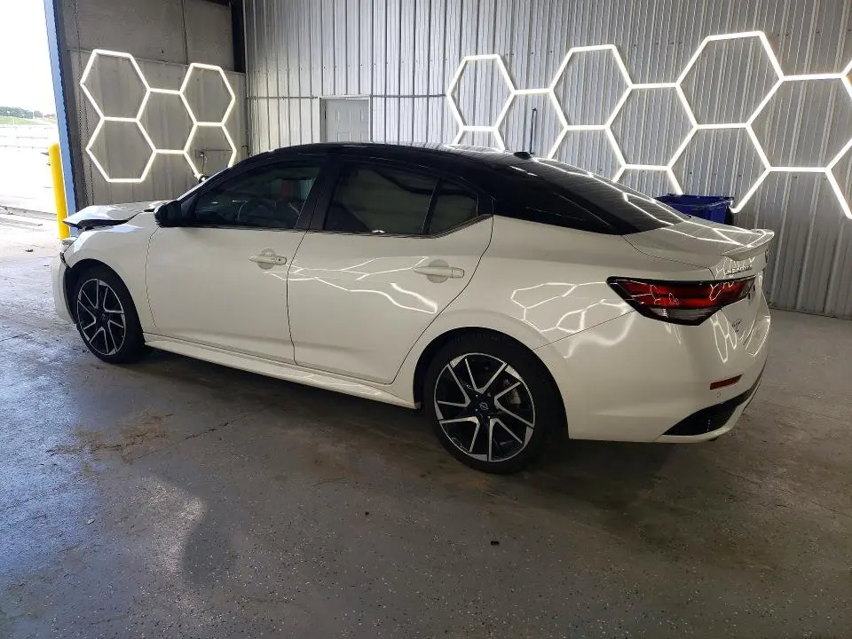 2024 NISSAN SENTRA SR  