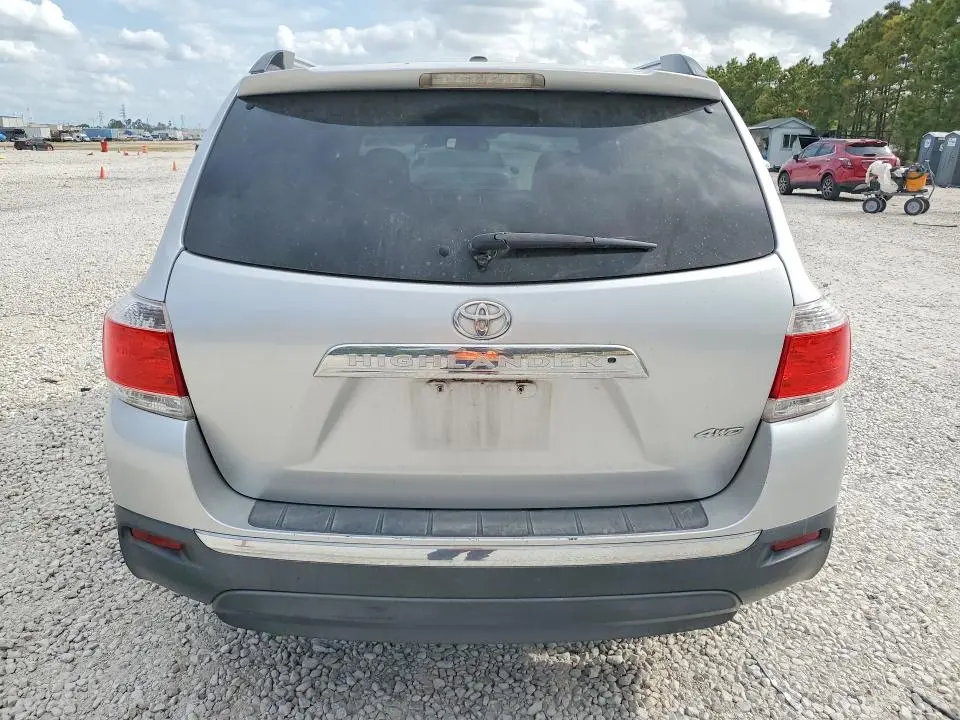 2011 TOYOTA HIGHLANDER LIMITED  