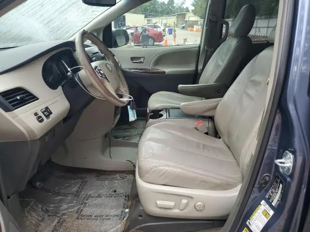 2014 TOYOTA SIENNA XLE  
