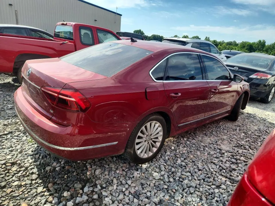 2017 VOLKSWAGEN PASSAT SE  