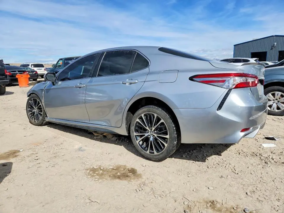 2018 TOYOTA CAMRY SE  