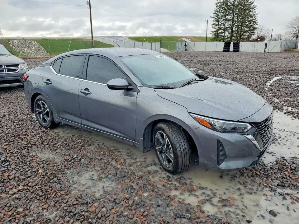2025 NISSAN SENTRA SV  