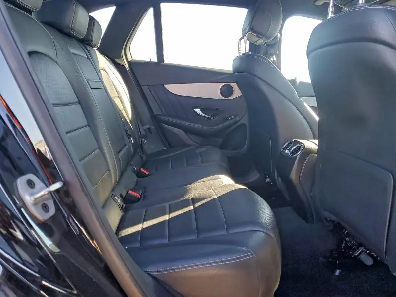 2022 MERCEDES-BENZ GLC 300  