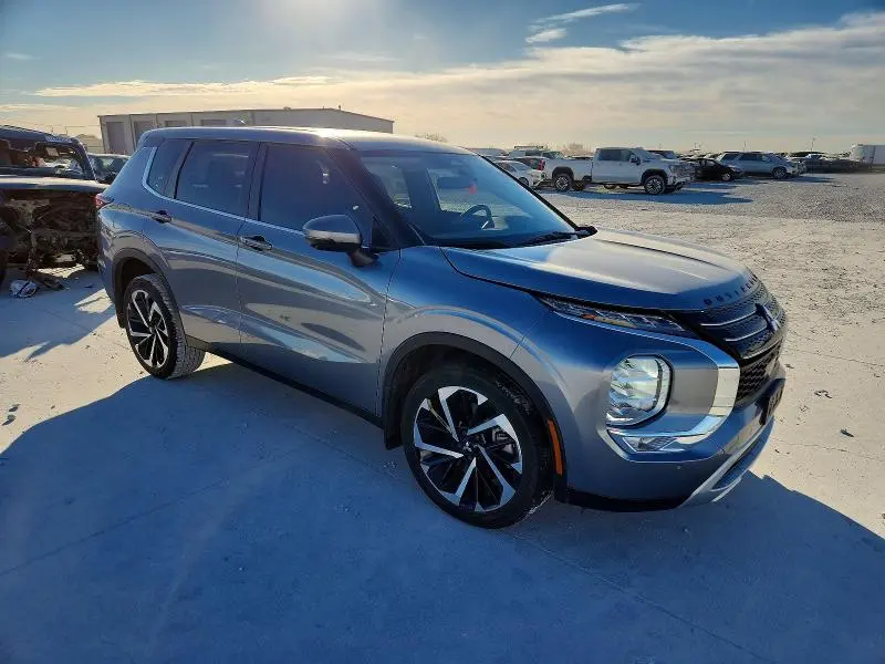 2024 MITSUBISHI OUTLANDER SE  