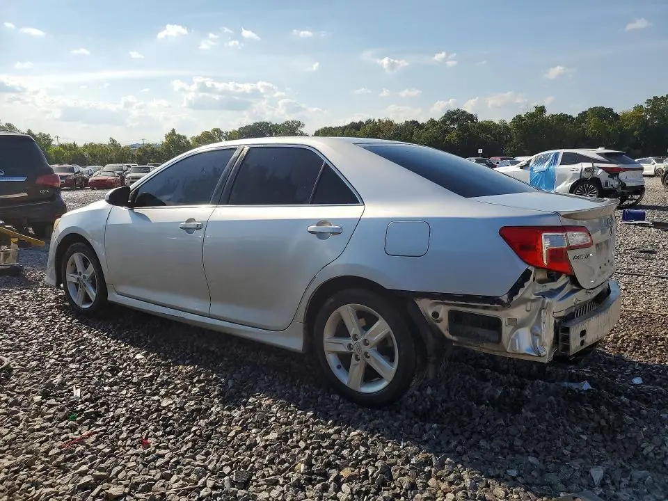 2014 TOYOTA CAMRY SE  