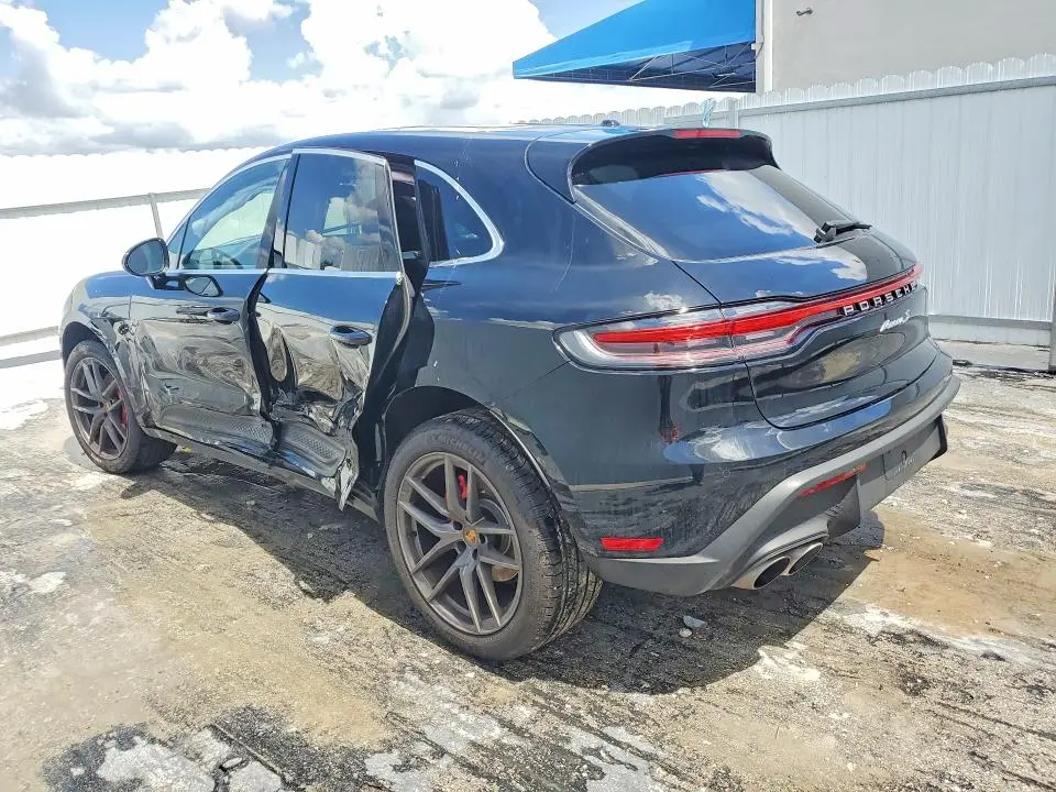 2025 PORSCHE MACAN S  