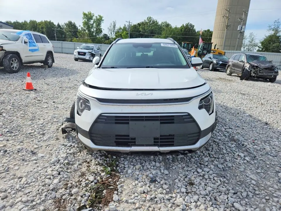 2023 KIA NIRO EX  