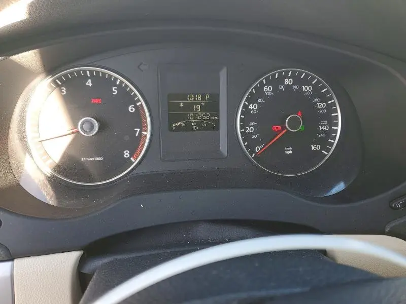 2013 VOLKSWAGEN JETTA SE  