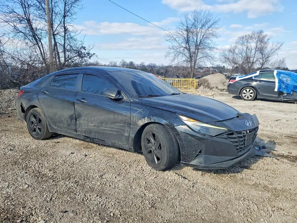 2021 HYUNDAI ELANTRA SEL  