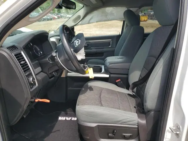 2016 RAM 1500 SLT  