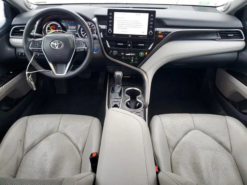 2022 TOYOTA CAMRY XLE  