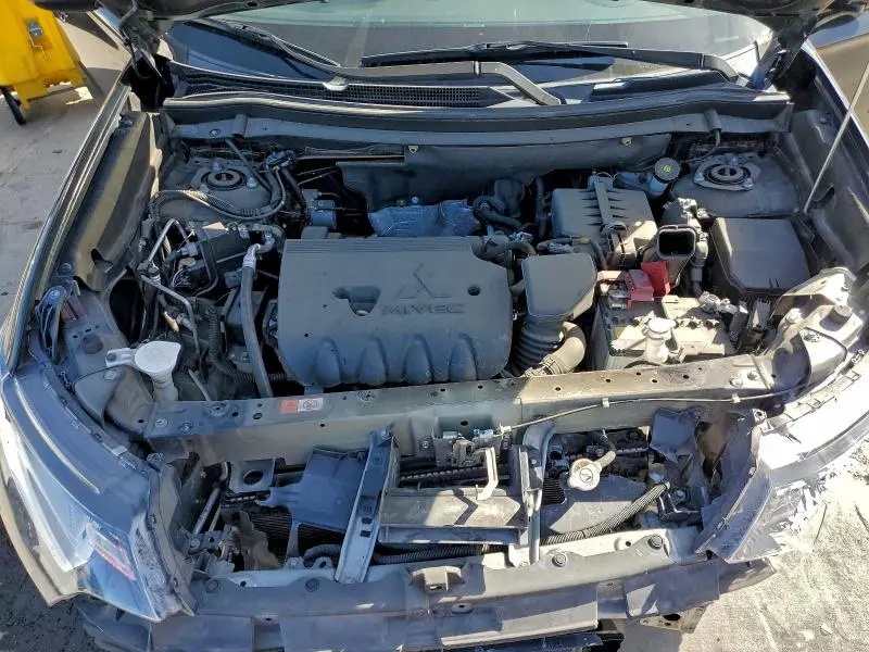 2019 MITSUBISHI OUTLANDER ES  