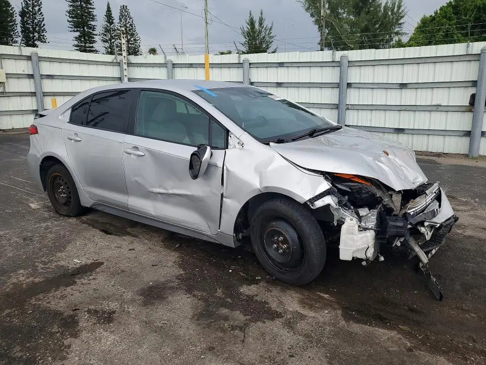 2021 TOYOTA COROLLA SE  
