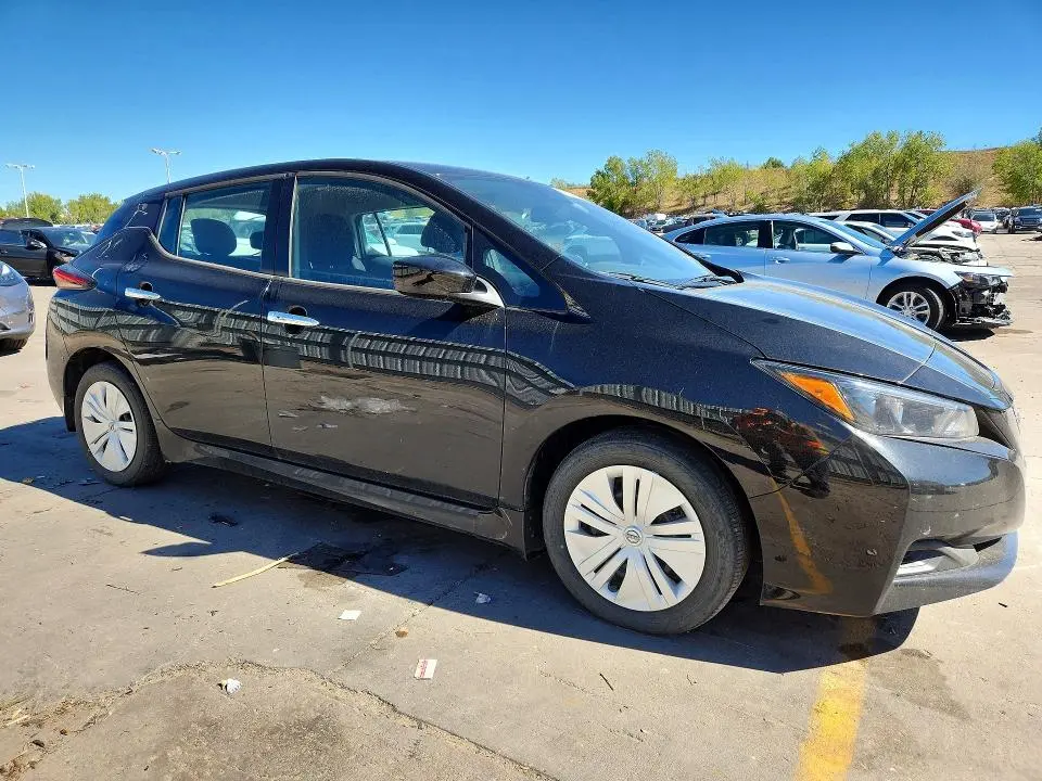 2025 NISSAN LEAF S  