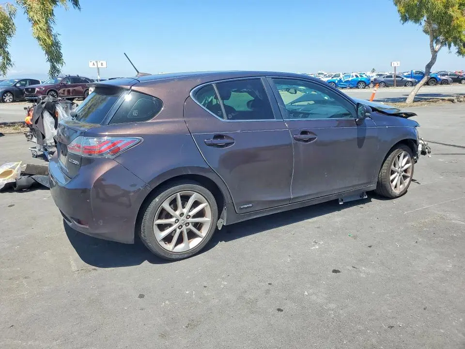 2011 LEXUS CT 200  