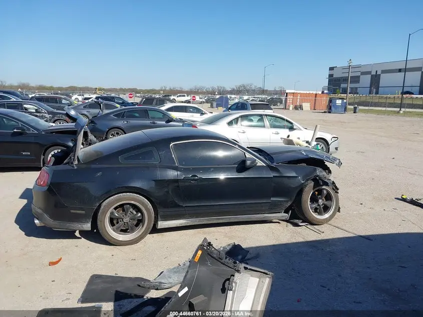 2012 FORD MUSTANG V6