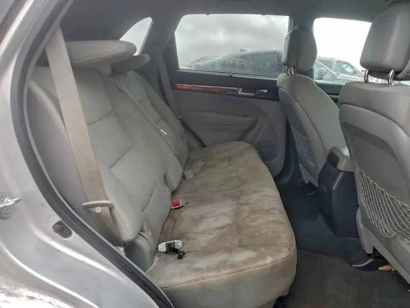 2011 KIA SORENTO BASE  