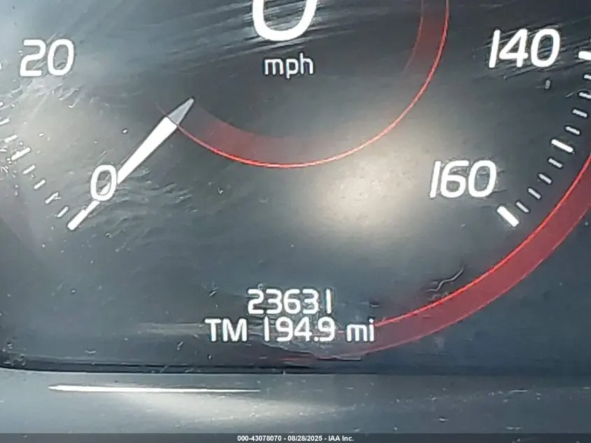 2022 VOLVO XC90 T6 MOMENTUM 6 PASSENGER