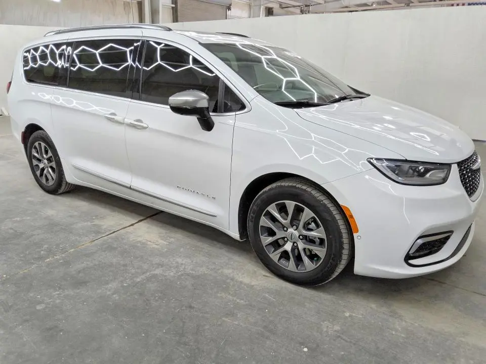 2023 CHRYSLER PACIFICA HYBRID PINNACLE  