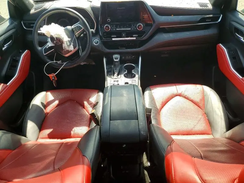 2025 TOYOTA HIGHLANDER LE  