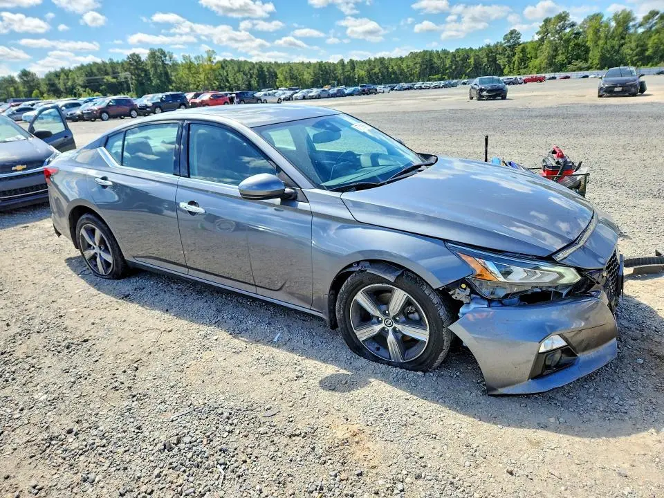 2019 NISSAN ALTIMA SL  