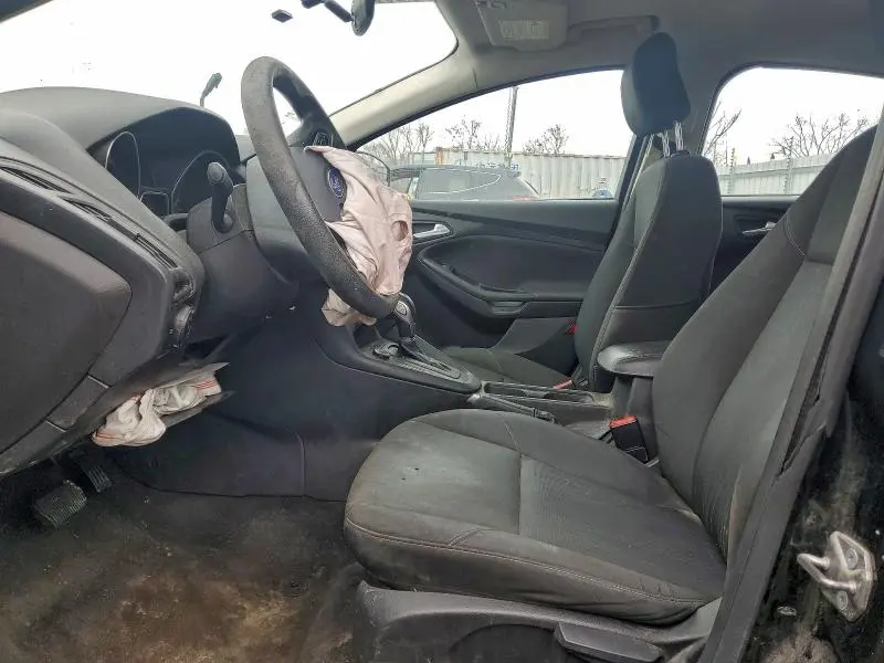 2015 FORD FOCUS SE  