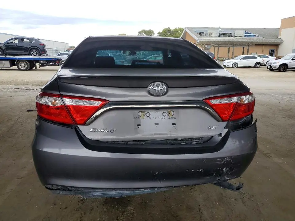 2017 TOYOTA CAMRY SE  