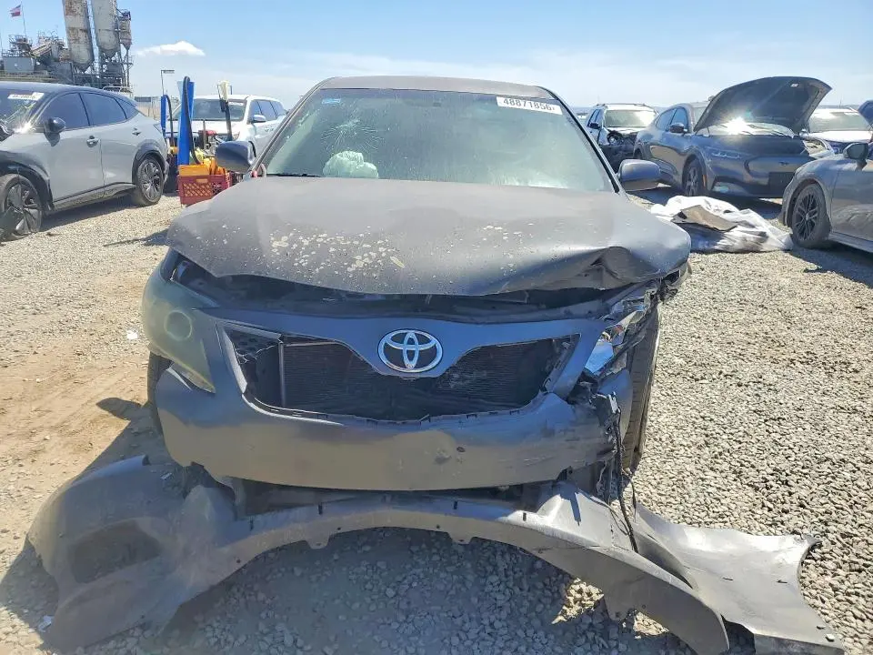 2011 TOYOTA CAMRY SE  