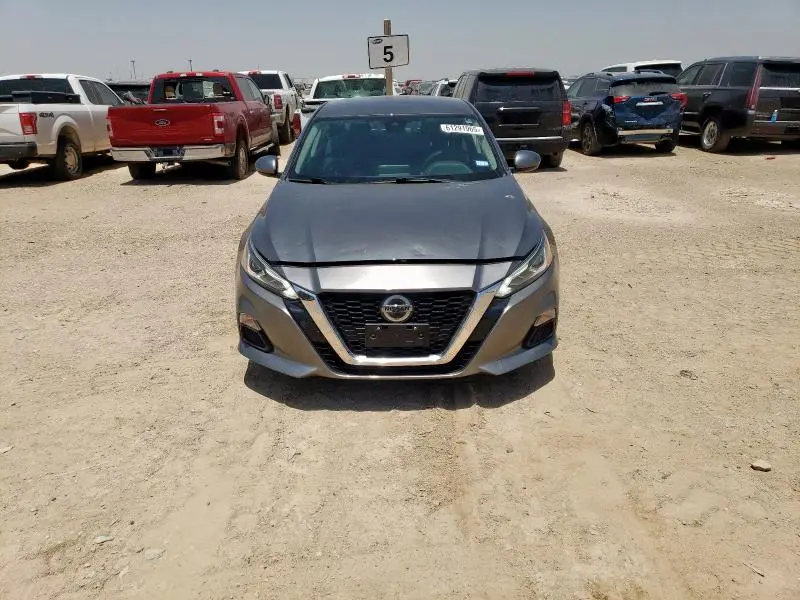 2021 NISSAN ALTIMA SV  