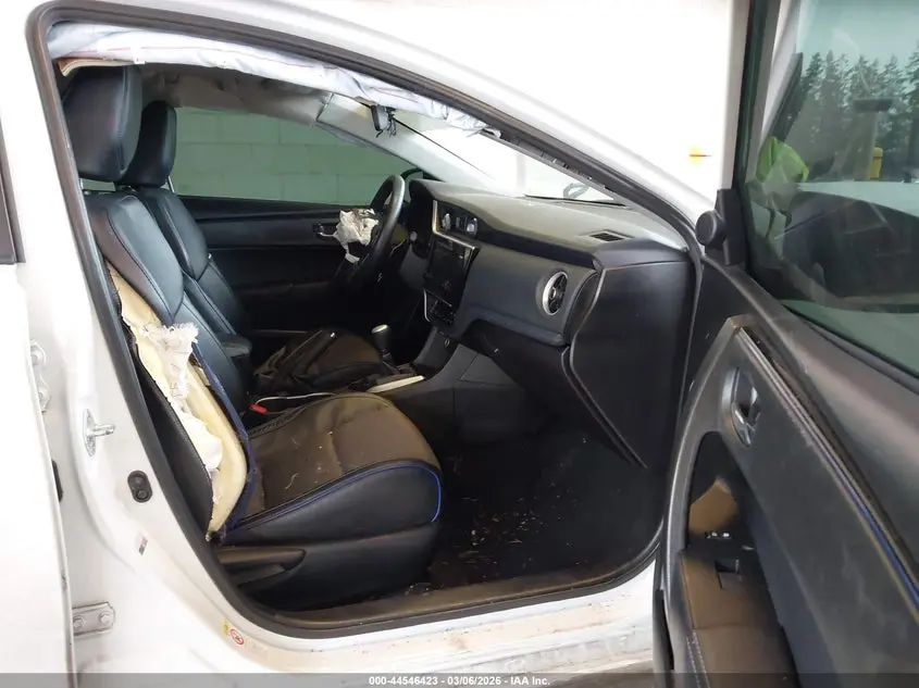 2017 TOYOTA COROLLA SE