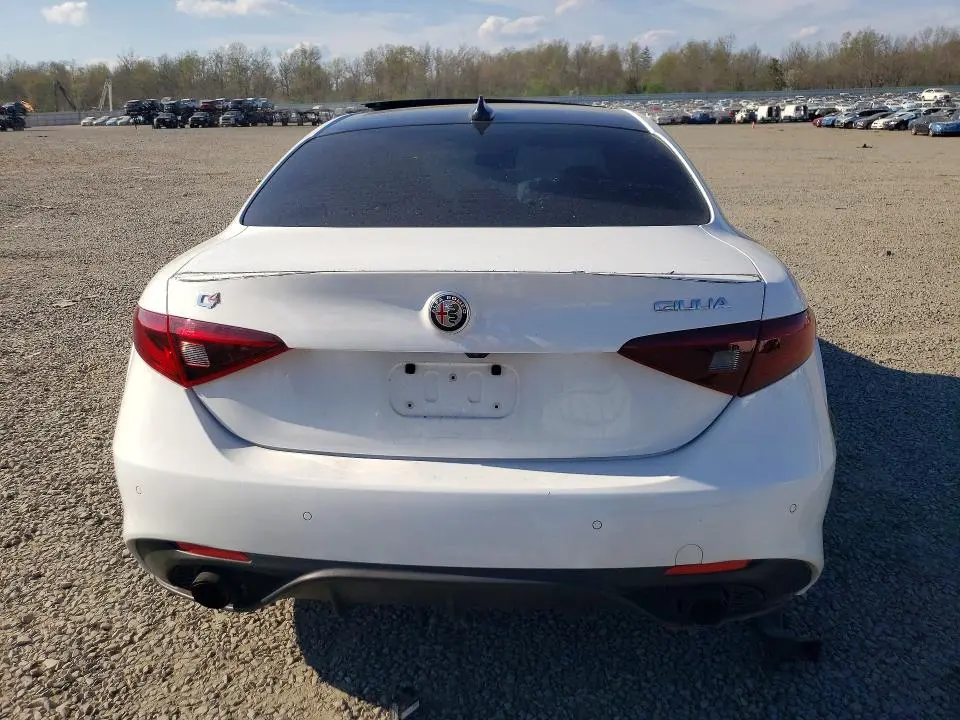 2020 ALFA ROMEO GIULIA TI  