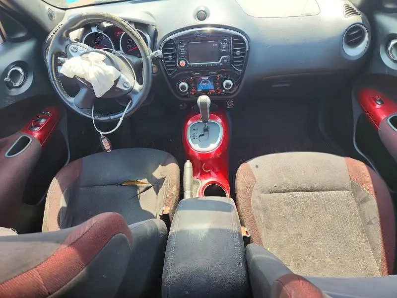 2015 NISSAN JUKE SV  